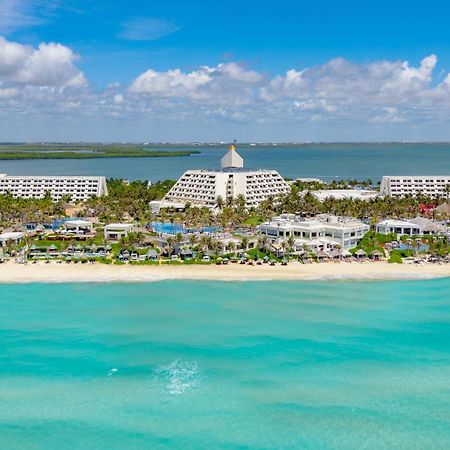 Grand Oasis Cancun Hotel Exterior photo Aerial view of the resort