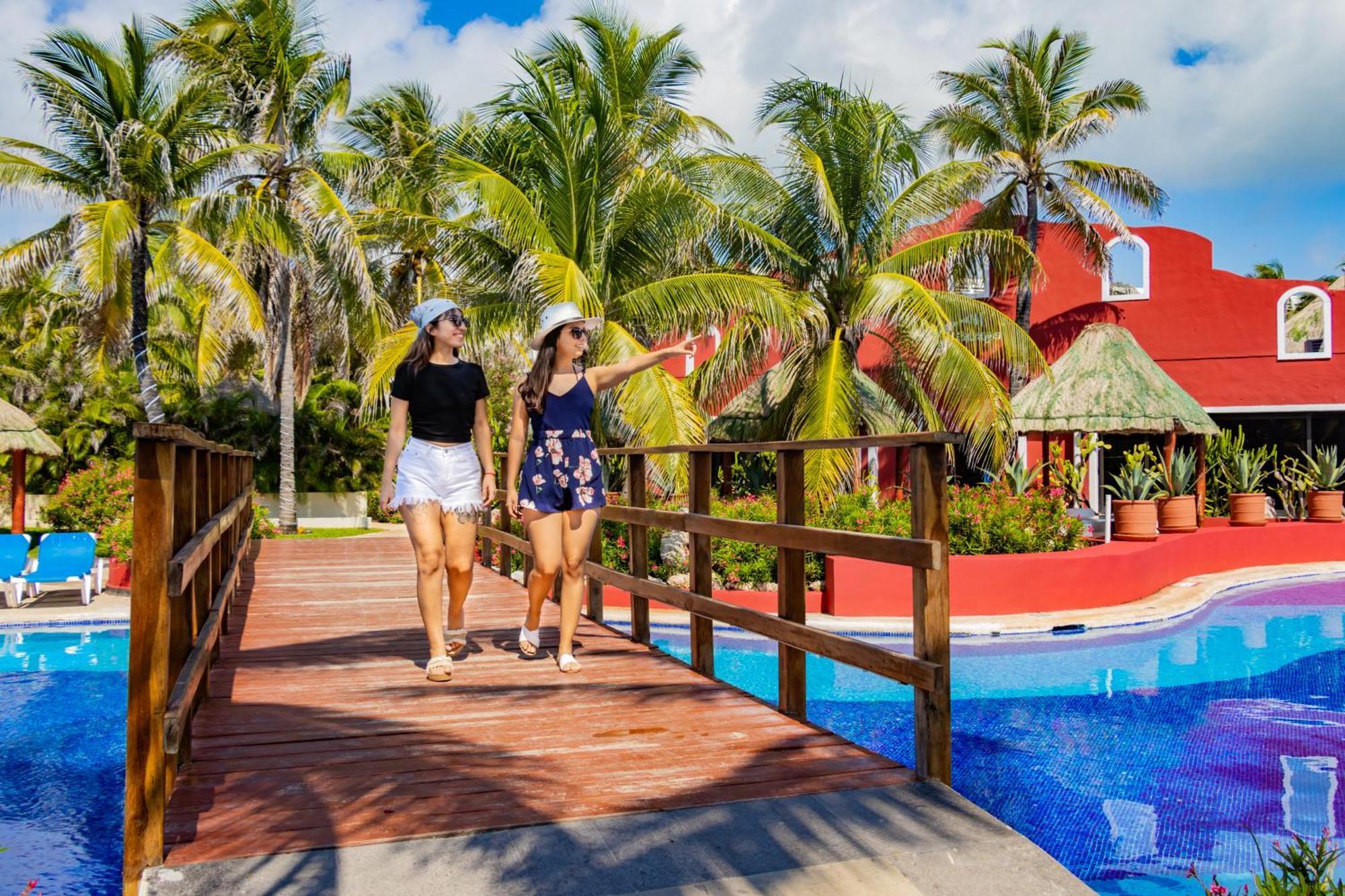 Grand Oasis Cancun Hotel Exterior photo