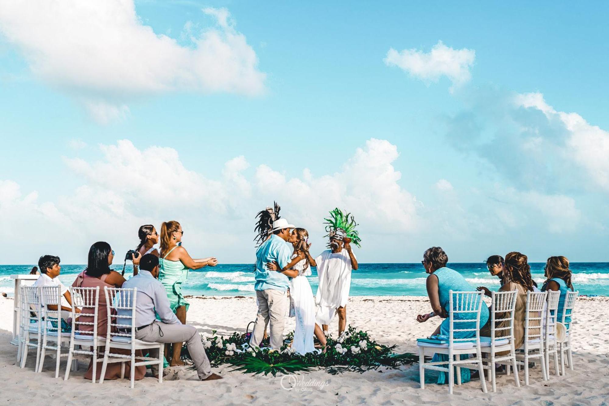 Grand Oasis Cancun Hotel Exterior photo A beach wedding in Cancun, Mexico