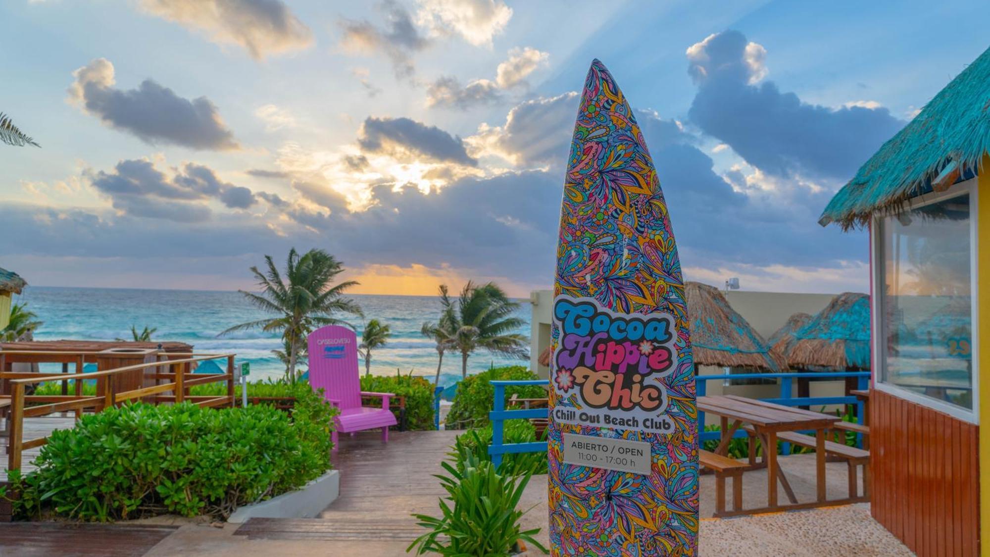 Grand Oasis Cancun Hotel Exterior photo Beach Club