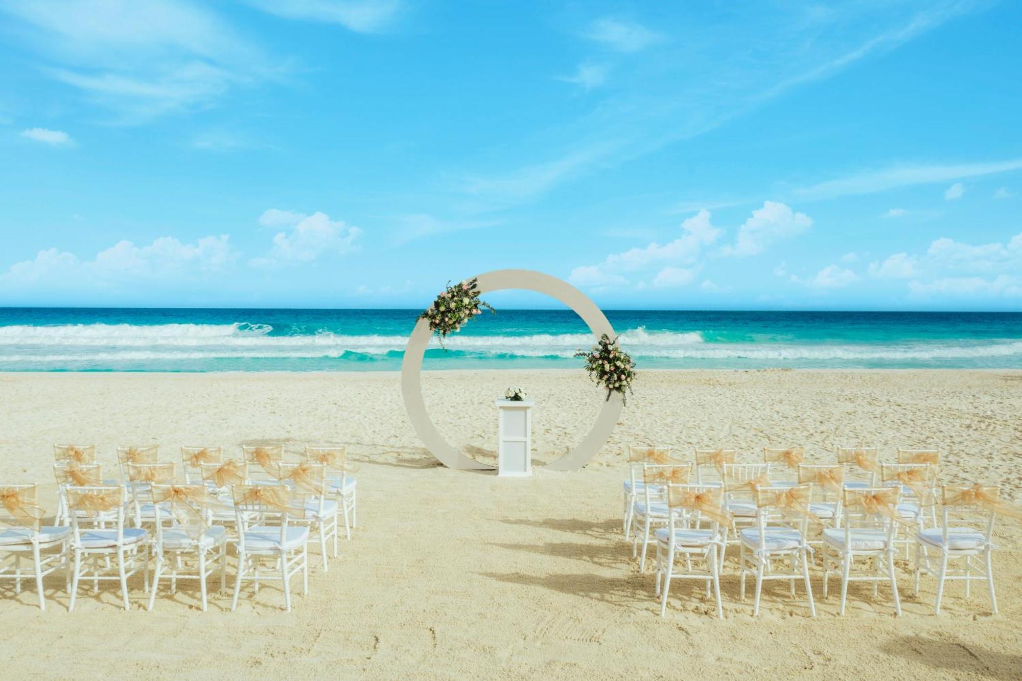 Grand Oasis Cancun Hotel Exterior photo Beach wedding