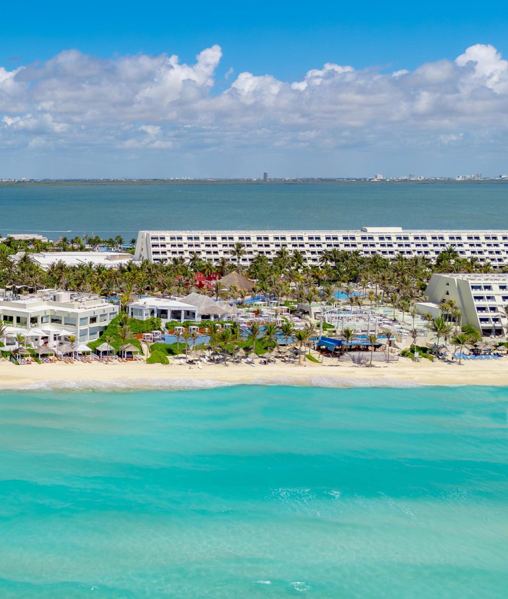 Grand Oasis Cancun Hotel Exterior photo Aerial view of the resort