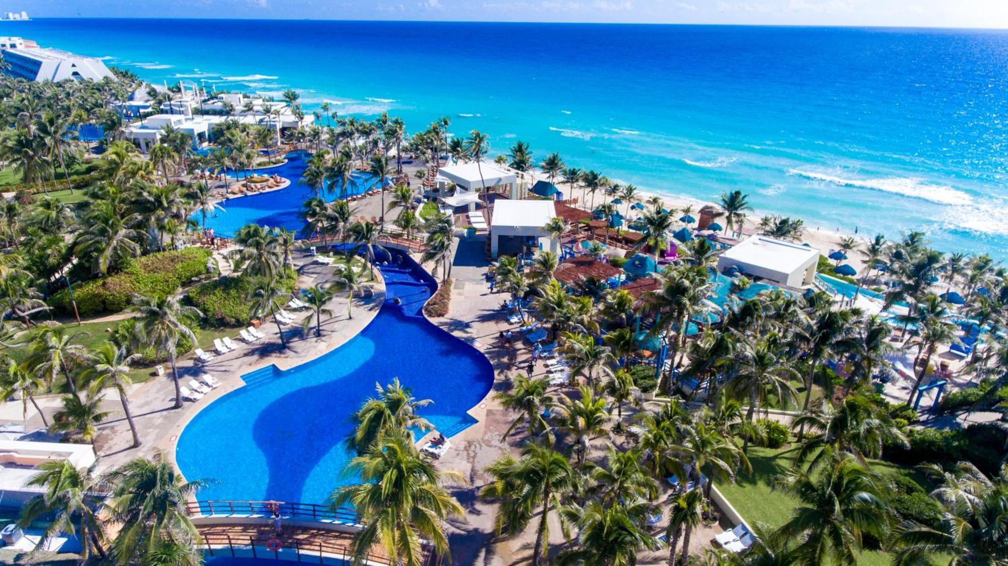 Grand Oasis Cancun Hotel Exterior photo Aerial view of the resort